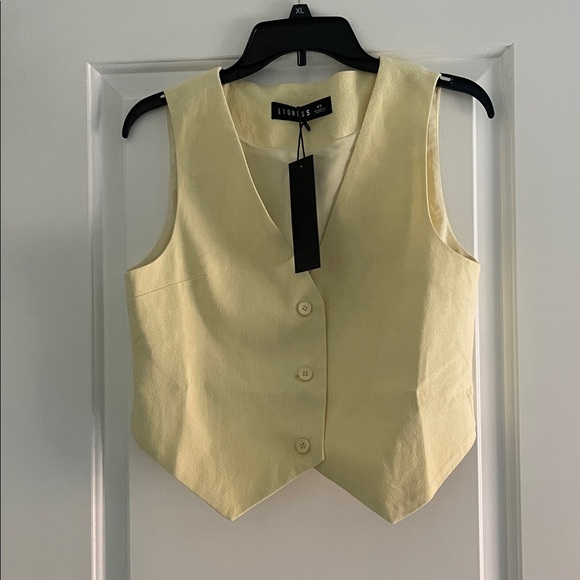 Lioness Butter Yellow Vest - Picture 5 of 7